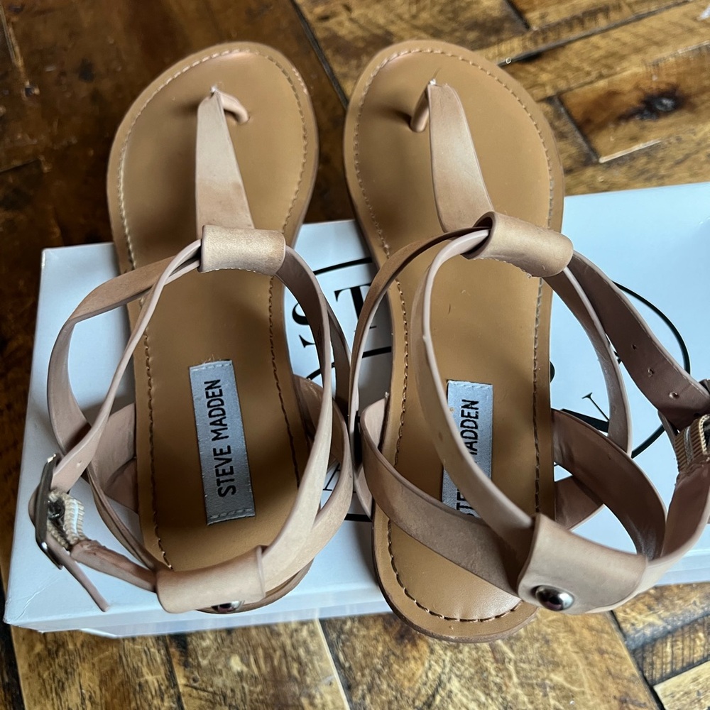 Hidden  Camel  Nubuck sandals  Steve Madden - Picture 4 of 4